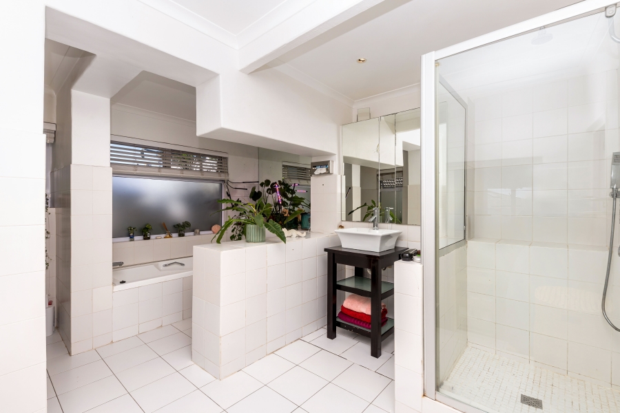 To Let 1 Bedroom Property for Rent in Green Point Western Cape